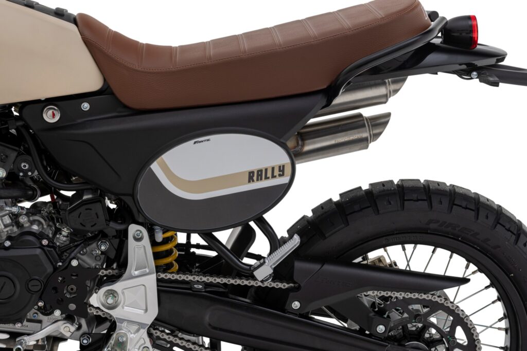 Caballero 125 Rally MY25 sand (18)