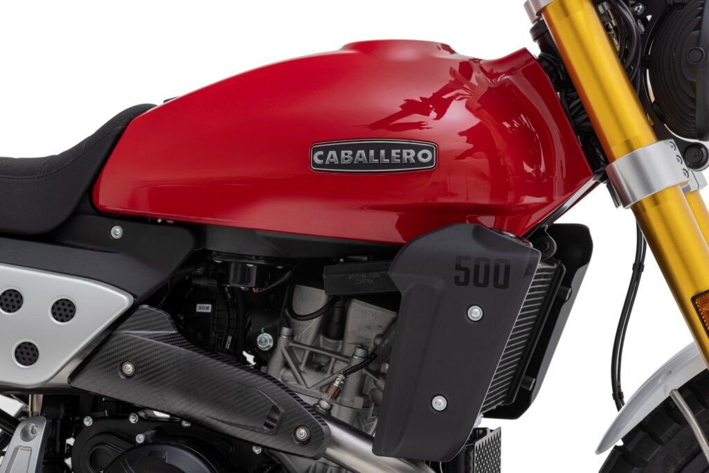 Caballero 500 Scrambler MY25 red (8)